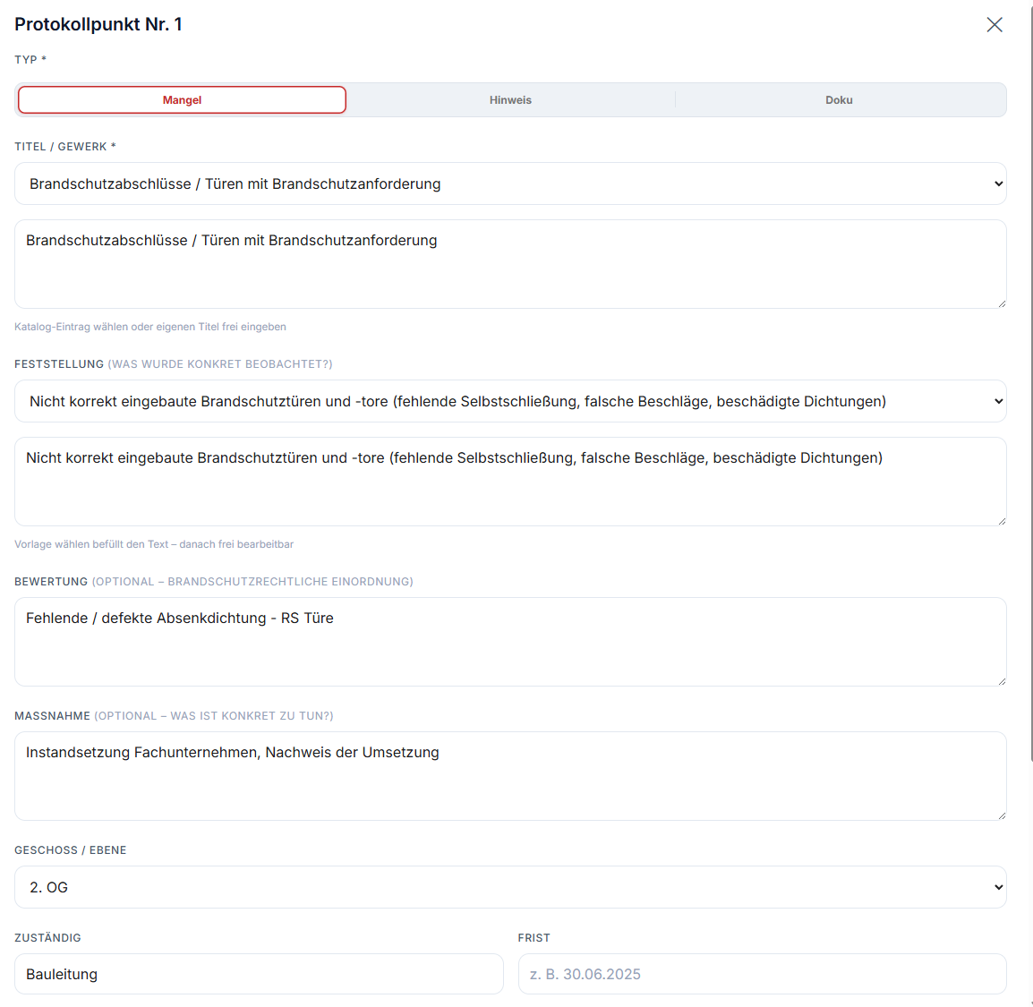 Eingabemaske für einen Protokollpunkt mit Prüfbereich, Feststellung, Bewertung und Maßnahme